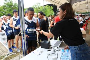 BIB: 800, 730
                            <button type="button" onclick="openModal(4726191)" class="btn btn-primary btn-sm float-right btn-popup" data-toggle="modal" data-target=".modal-high-quality">
                        <i class="fas fa-shopping-cart"></i> Add to Cart
                    </button>
                                            <button type="button" onclick="isThisMe(4726191, true)" class="btn btn-success btn-sm float-right btn-popup btn-isme hidden" data-toggle="tooltip" data-placement="bottom" title="นี่คือรูปของคุณใช่ไหม คลิกที่นี่เพื่อเอาเข้าอัลบั้ม">
                        <i class="fas fa-plus"></i> Add to album
                    </button>
                    <button type="button" onclick="isThisMe(4726191, false)" class="btn btn-warning btn-sm float-right btn-popup btn-isnotme hidden">
                        <i class="fas fa-ban"></i> Remove from album
                    </button>